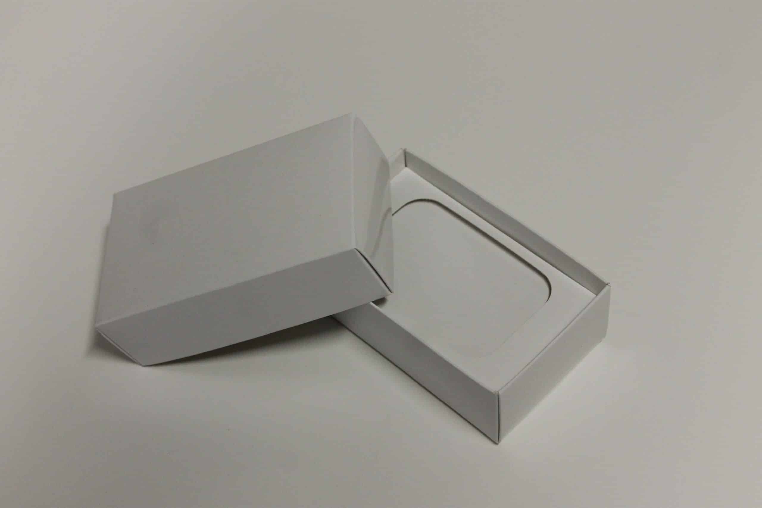 scatola in teso fondo e coperchio